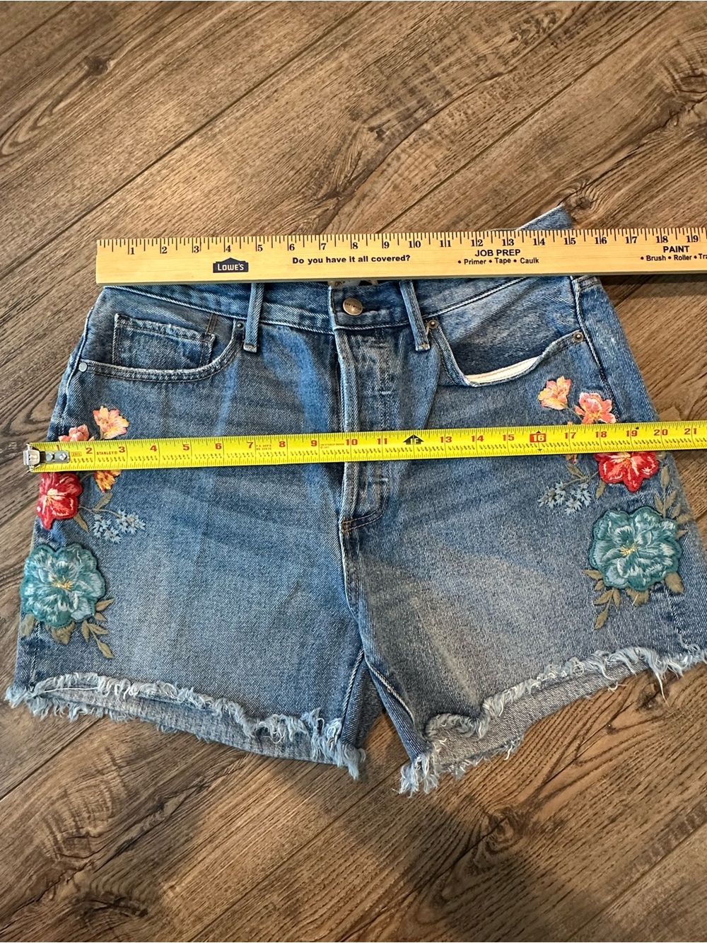 DRIFTWOOD Goldie Denim Embroidered Shorts 29 - Picture 6 of 7
